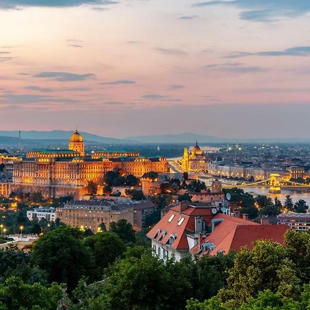 Apartment On Gellert Hill Downtown With Free Garage & Castle View Budapest Eksteriør bilde